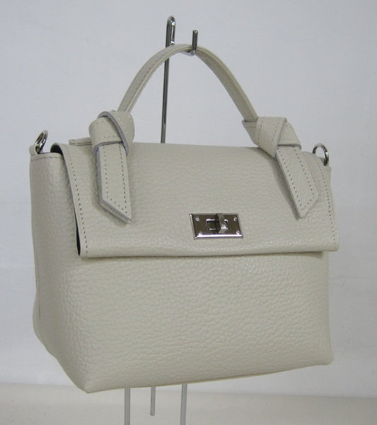 31. Shoulder Bag