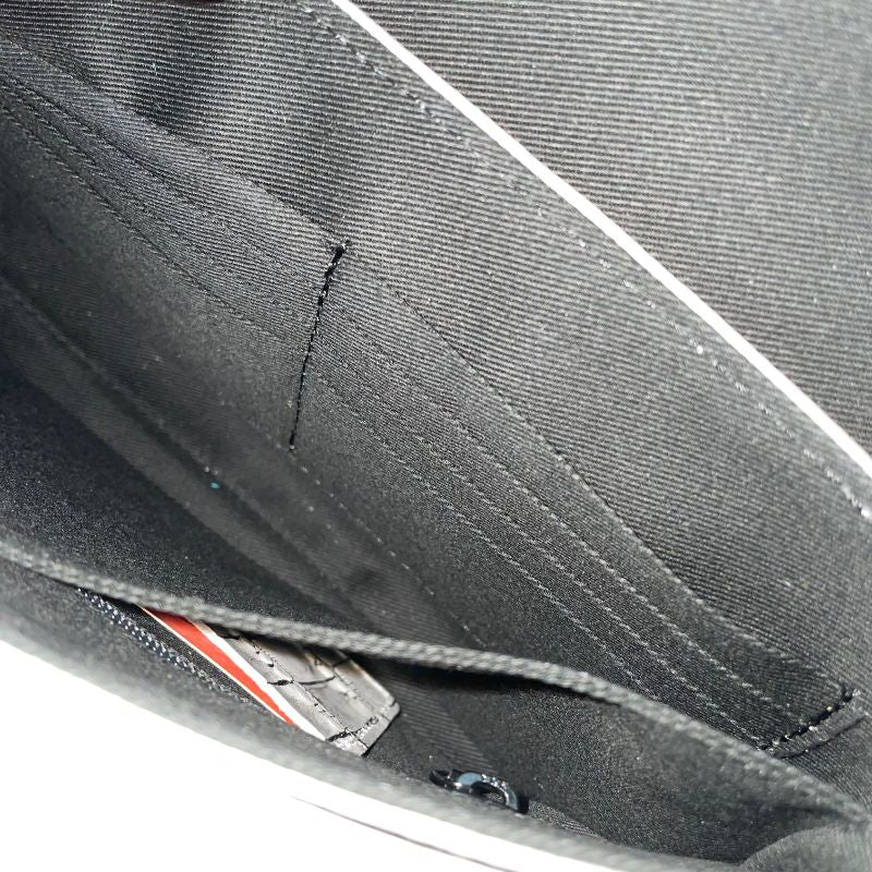 34. Shoulder Wallet (Tribeca Line)